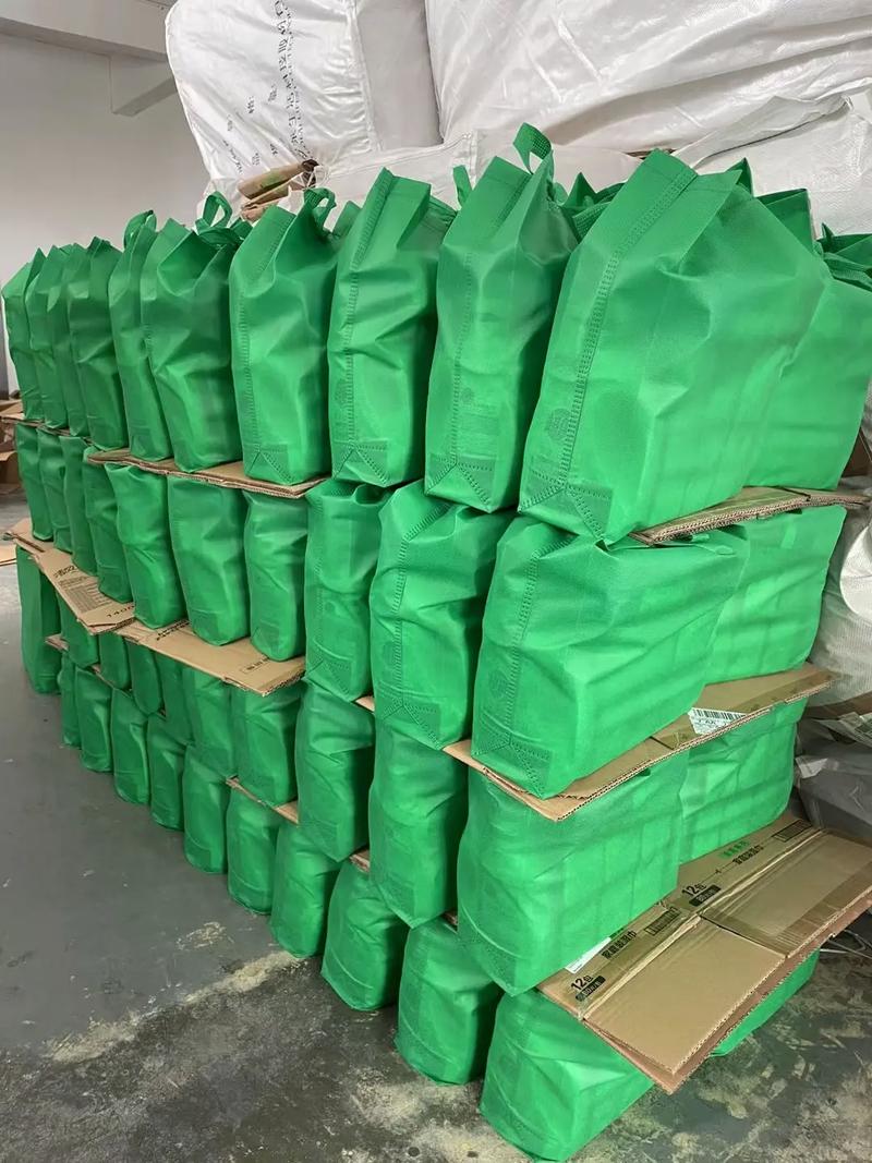 5000套劳保用品紧急出仓，仓库实拍现场直击！日用百货人的真实日常